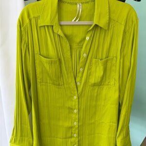 Like New Anthropologie Lime Button-Down Shirt small womens